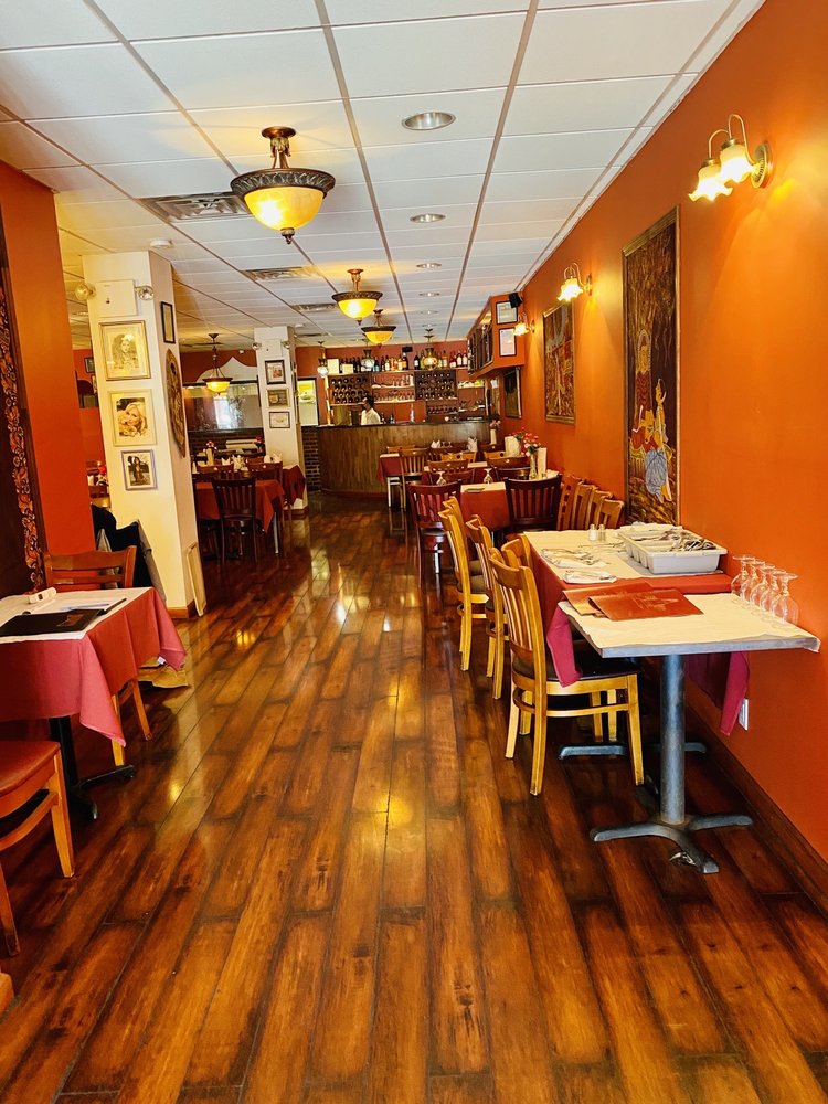 Ayna Agra Indian Restaurant