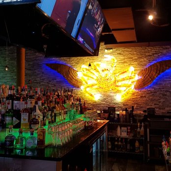 Rock N’ Crab - The bar - Seafood Near Me - West Palm Beach, Florida