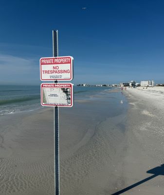 Undertow Beach Bar by null