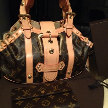 Louis Vuitton Beverly Center - My bag and the matching wallet cuteness alert... - Shoe Stores Near Me - Los Angeles, California