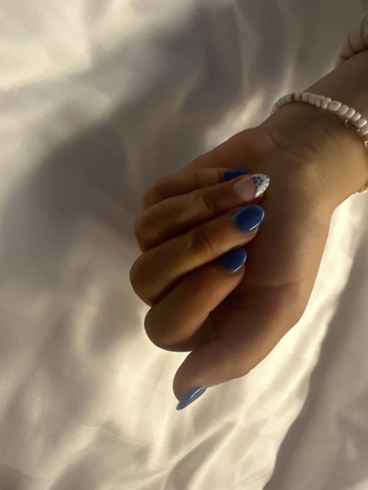Emma's Nails Logo