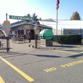 Bolton Orchards - Ice cream too and outside benches to relax. - Delis Near Me - Bolton, Massachusetts Bolton Orchards - Ice cream too and outside benches to relax. - Delis Near Me - Bolton, Massachusetts