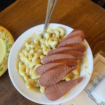 The Motherloaded Tavern - Children's mac and cheese with hot dogs - New American Near Me - Breckenridge, Colorado The Motherloaded Tavern - Children's mac and cheese with hot dogs - New American Near Me - Breckenridge, Colorado