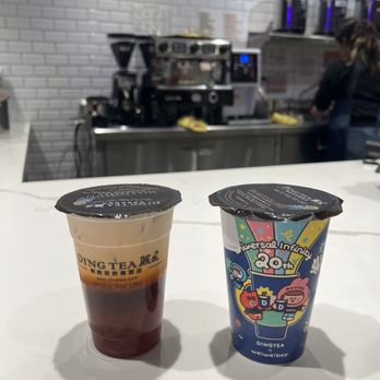 Ding Tea - Hawthorne - Thai Tea & Strawberry Yakult (ig: @cravingswithcat) - Bubble Tea Near Me - Hawthorne, California