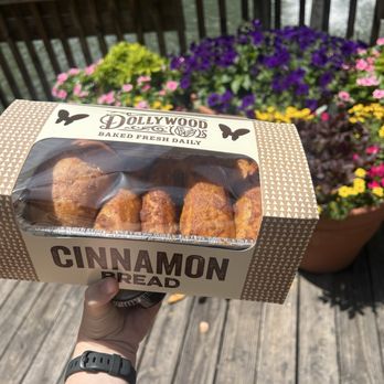 Dollywood - Cinnamon bread from Grist mill - Amusement Parks Near Me - Pigeon Forge, Tennessee