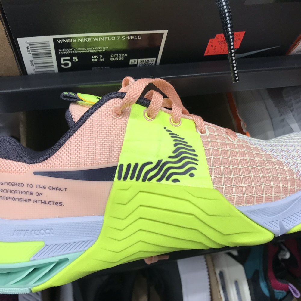 Nike Factory Store - Desert Ridge - Slamming shoes - Shoe Stores Near Me - Phoenix, Arizona Nike Factory Store - Desert Ridge - Slamming shoes - Shoe Stores Near Me - Phoenix, Arizona