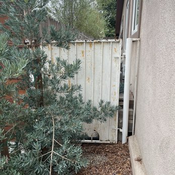 Straight Gate Fence - Before: Ugly rusted old gate - Fences & Gates Near Me - Lakewood, California