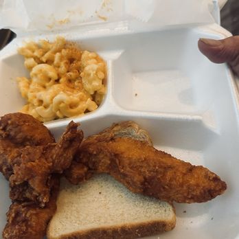 Gus's World Famous Fried Chicken - Austin - Southern Near Me - Austin, Texas