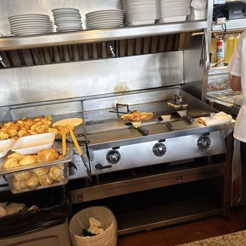Liliha Bakery - Bakeries Near Me - Honolulu, Hawaii