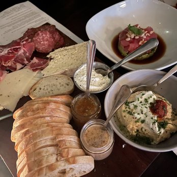 Brennan's - Wine Bars Near Me - Saint Louis, Missouri