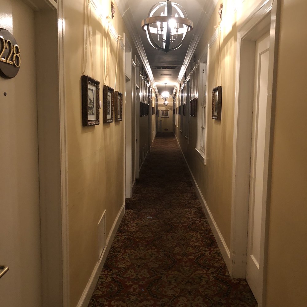 Sonora Inn - Second floor Hallway - Hotels Near Me - Sonora, California Sonora Inn - Second floor Hallway - Hotels Near Me - Sonora, California