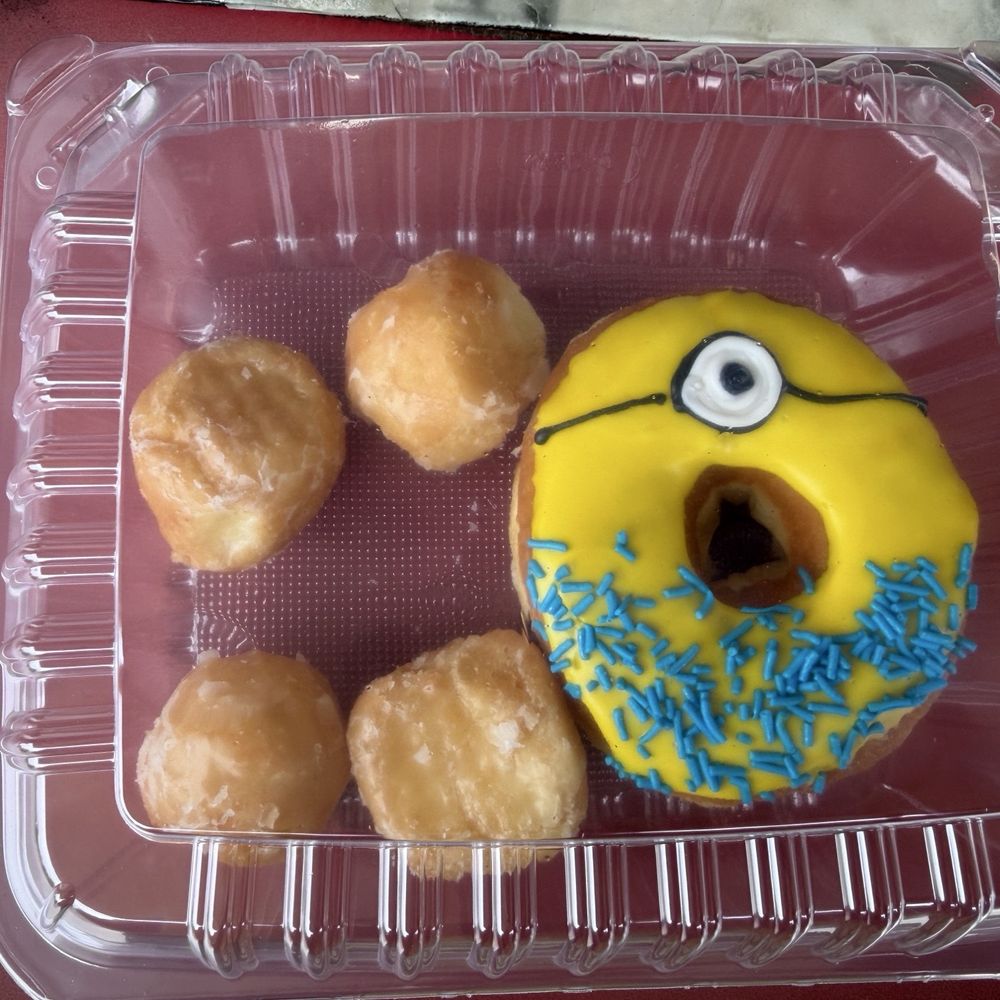 Tasty's Donuts - Minion donut - Donuts Near Me - Tarzana, California Tasty's Donuts - Minion donut - Donuts Near Me - Tarzana, California