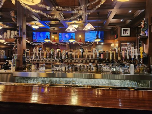 Aristocrat Pub & Oxford Room by null