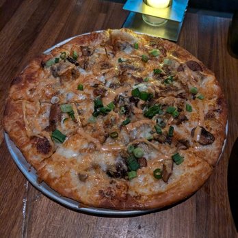 Yard House - The Truffled Mushroom Pizza was amazing - Bars Near Me - Glendale, Arizona