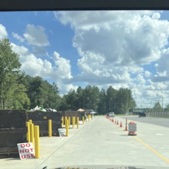Franklin County Convenience Site - Flow of traffic is two lanes. Oil behind the picture. Then bulk, recycling, and bagged garbage at the end. - Recycling Center Near Me - Youngsville, North Carolina Franklin County Convenience Site - Flow of traffic is two lanes. Oil behind the picture. Then bulk, recycling, and bagged garbage at the end. - Recycling Center Near Me - Youngsville, North Carolina