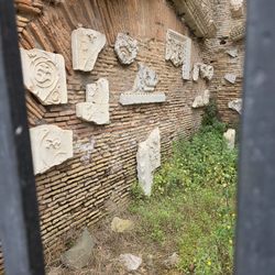 Teatro di Ostia - Fragments from the theater