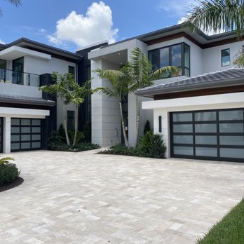 Raynor Garage Doors - Garage Door Services Near Me - Dixon, Illinois Raynor Garage Doors - Garage Door Services Near Me - Dixon, Illinois