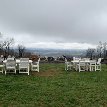 Bear Chase - Outside - Breweries Near Me - Bluemont, Virginia Bear Chase - Outside - Breweries Near Me - Bluemont, Virginia