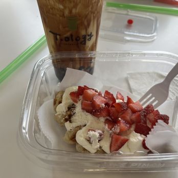 T.ology - Strawberry croffle Brown Sugar Latte with Boba - Cafes Near Me - Bronx, New York T.ology - Strawberry croffle Brown Sugar Latte with Boba - Cafes Near Me - Bronx, New York