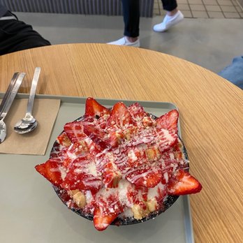 Sul & Beans - strawberry cheesecake bingsoo - Desserts Near Me - Irvine, California Sul & Beans - strawberry cheesecake bingsoo - Desserts Near Me - Irvine, California