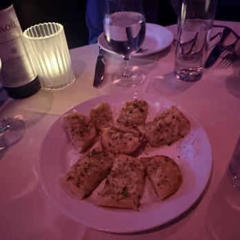 Piero's Italian Cuisine - Garlic bread - Italian Near Me - Las Vegas, Nevada