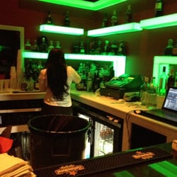 Montecristo Restaurant - Tanya tending bar!
