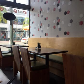 Poke Salad Bar - Second room of seating - Poke Near Me - Pasadena, California Poke Salad Bar - Second room of seating - Poke Near Me - Pasadena, California