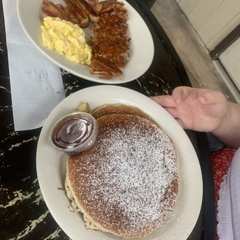 Cafe Elysa - The Big Plate - Coffee & Tea Near Me - Carlsbad, California