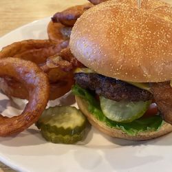 Sportspage Bar & Grille - Beautiful bacon cheeseburger