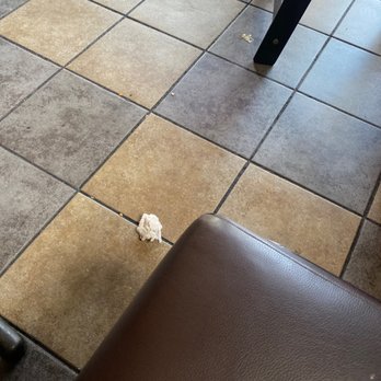 Wing House - Dirty floors - Chicken Wings Near Me - South Gate, California