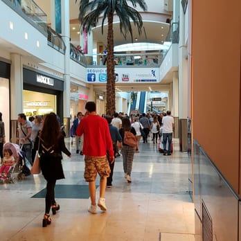 Centro Commerciale Campania - Corridoio negozi - Shopping Centers Near Me - Marcianise, CE Centro Commerciale Campania - Corridoio negozi - Shopping Centers Near Me - Marcianise, CE