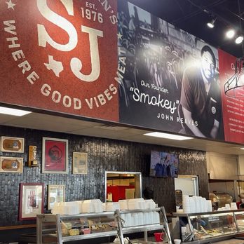 Smokey John's Bar-B-Que - Barbeque Near Me - Dallas, Texas