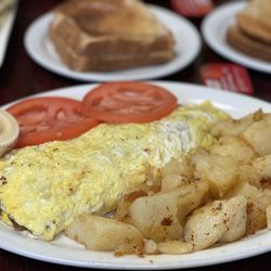 Pothos Cafe - Philly Steak Omelets
