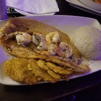 Colombian House - Grilled flounder with rice and plantains - Colombian Near Me - New Rochelle, New York Colombian House - Grilled flounder with rice and plantains - Colombian Near Me - New Rochelle, New York