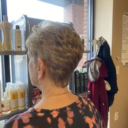Salon 21 North - Razor haircut