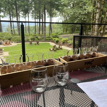 Parrett Mountain Cellars - Tastings - Wine Tasting Room Near Me - Newberg, Oregon