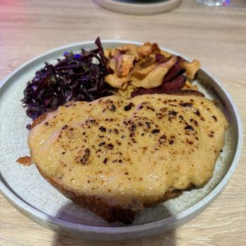 Polly’s Social - Rarebit - Brewpubs Near Me - Mold, FLN