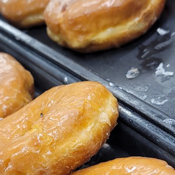 Kroger - glazed doughnuts on a tray - Grocery Near Me - Spring, Texas