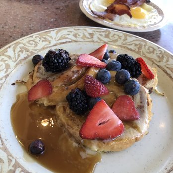 Another Broken Egg Cafe - Cinnamon roll French toast 5/5 - Breakfast & Brunch Near Me - Winter Park, Florida Another Broken Egg Cafe - Cinnamon roll French toast 5/5 - Breakfast & Brunch Near Me - Winter Park, Florida