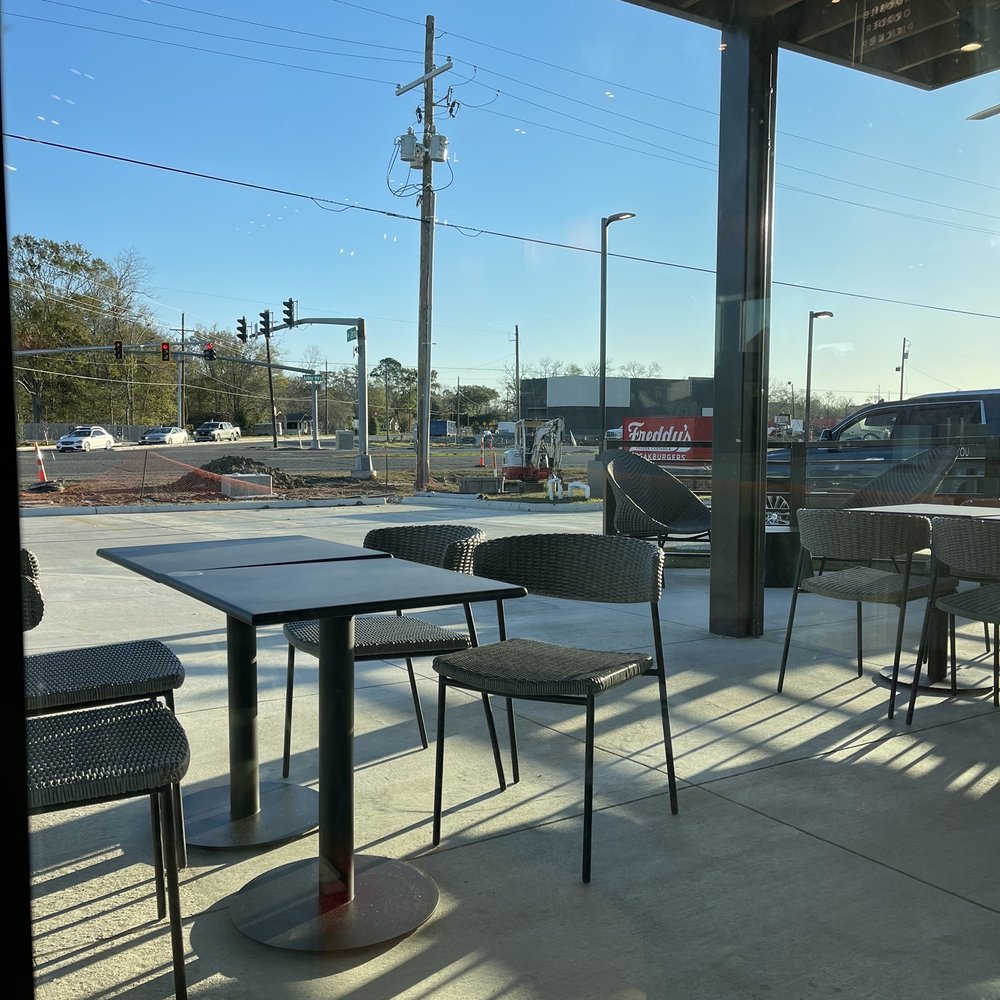 Starbucks - Quaint outside patio area - Coffee & Tea Near Me - Gonzales, Louisiana Starbucks - Quaint outside patio area - Coffee & Tea Near Me - Gonzales, Louisiana