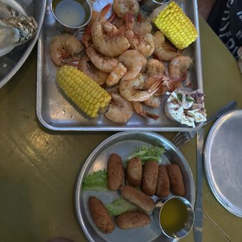 Shuckin' Shack Oyster Bar - shrimp - Sports Bars Near Me - Leland, North Carolina
