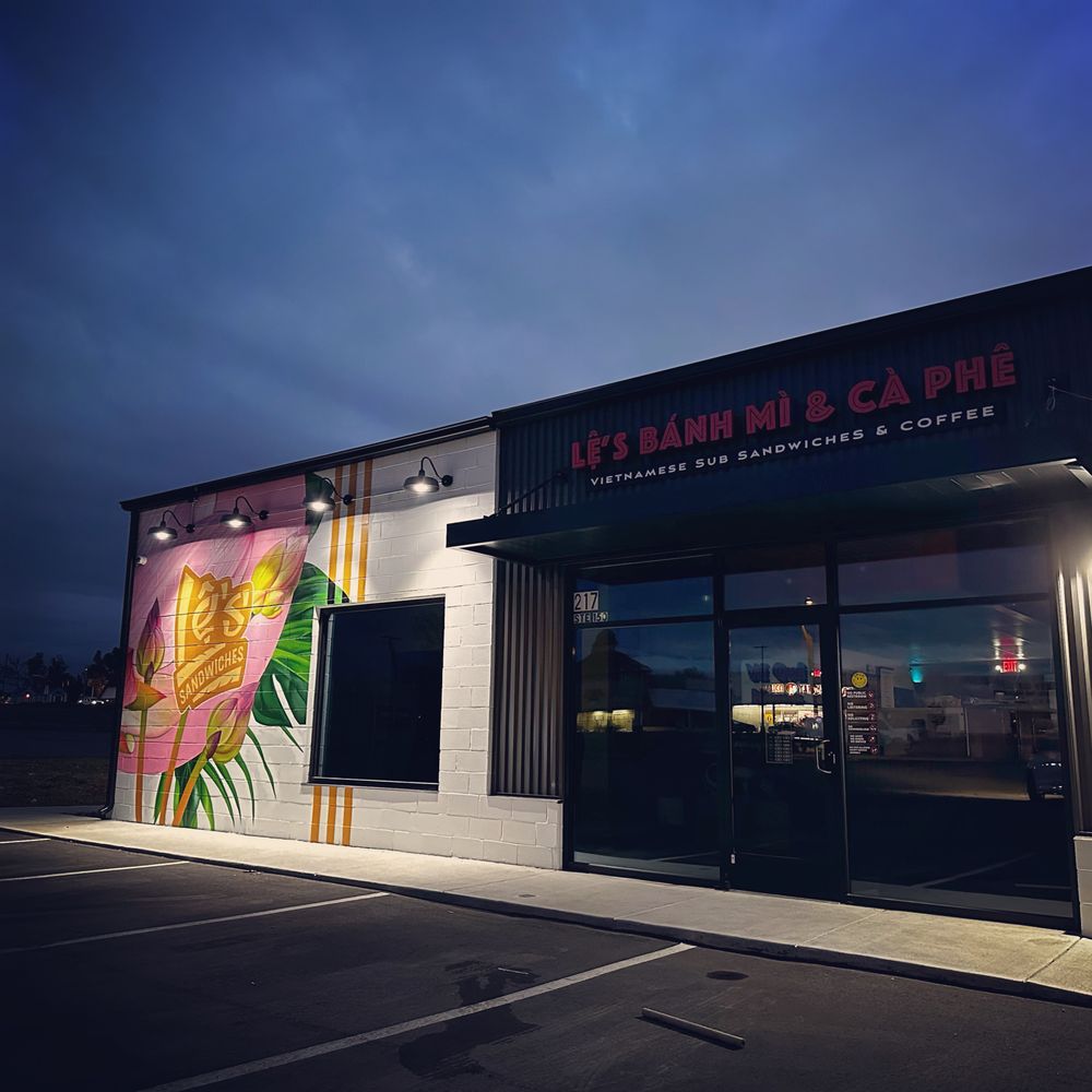 Le's Sandwiches & Cafe