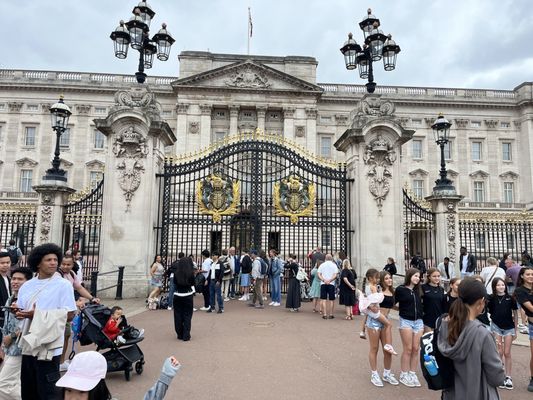 Buckingham Palace by null