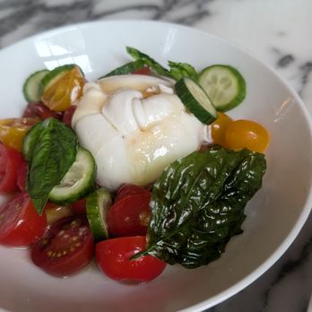 Sorelle - Burrata Caprese - Italian Near Me - Charleston, South Carolina Sorelle - Burrata Caprese - Italian Near Me - Charleston, South Carolina