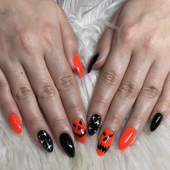 Millennial Nails - Emily - Nail Salons Near Me - Brooklyn, New York