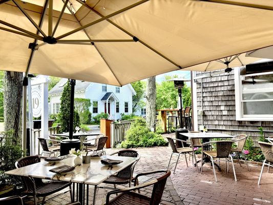 19 Raw Oyster Bar by null