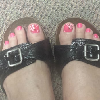 Diva Nails - Hannah is the BEST artist if you want flowers on your toes. And she does awesome leg messages also! So friendly and relaxing! - Nail Salons Near Me - San Antonio, Texas Diva Nails - Hannah is the BEST artist if you want flowers on your toes. And she does awesome leg messages also! So friendly and relaxing! - Nail Salons Near Me - San Antonio, Texas