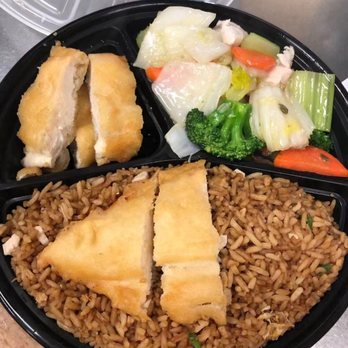 Sunshine Restaurant - a plate of rice, chicken, and vegetables - Chinese Near Me - Cornwall, Ontario