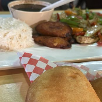 Chamos Bar and Grill - Latin American Near Me - Katy, Texas