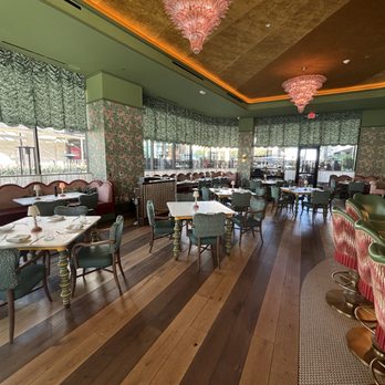 Bar Issi - Main dining area. - Italian Near Me - Palm Springs, California